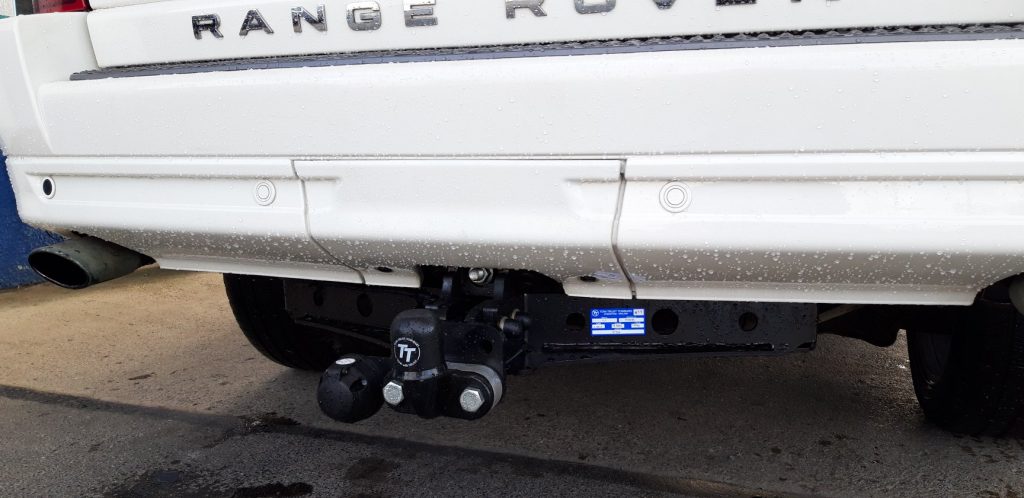 tow bar fitting range rover